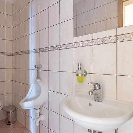 Three-bedroom Holiday In Ferienhaus *