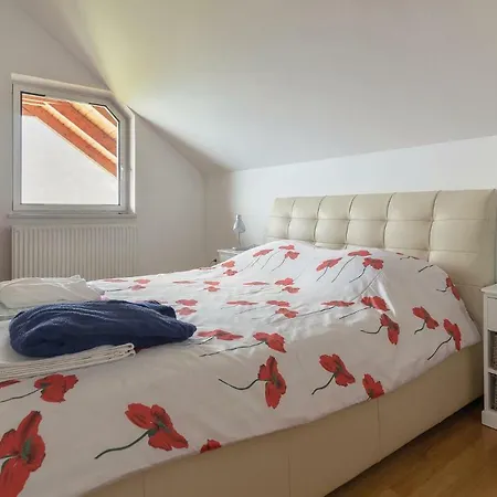 Three-bedroom Holiday In Ferienhaus