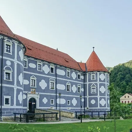 Three-bedroom Holiday In