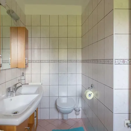 Three-bedroom Holiday In Store